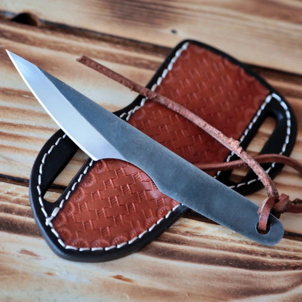 foto N�� Dellinger Kiridashi D2 � kompaktn� outdoor n�stroj